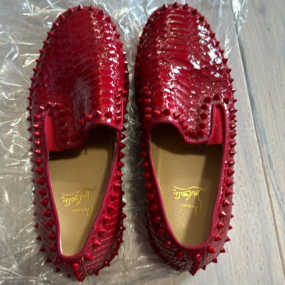Christian Louboutin slip on sneaker size 40